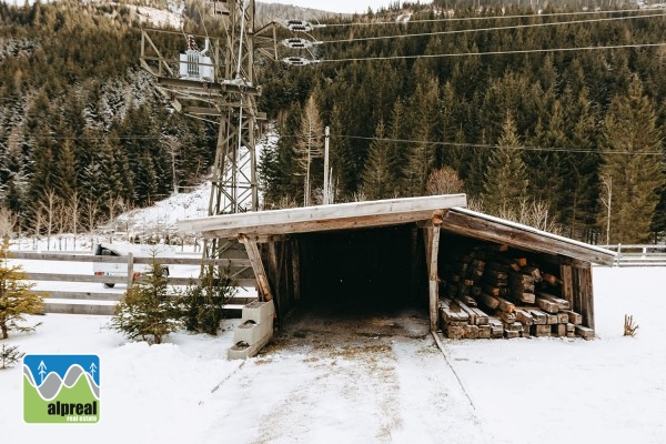 Vakantiehuis met appartement en bijgebouwen Turrach Steiermark Oostenrijk