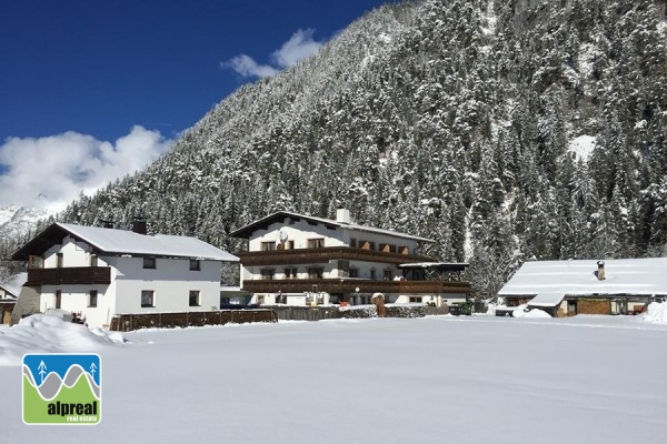 Pension met 11 gastenkamers in Tirol Oostenrijk