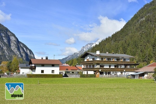 Pension met 11 gastenkamers in Tirol Oostenrijk