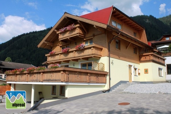 Appartementhuis met 3 appartementen Bramberg am Wildkogel Salzburgerland Oostenrijk