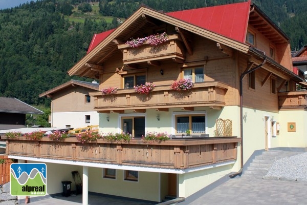 Appartementhuis met 3 appartementen Bramberg am Wildkogel Salzburgerland Oostenrijk